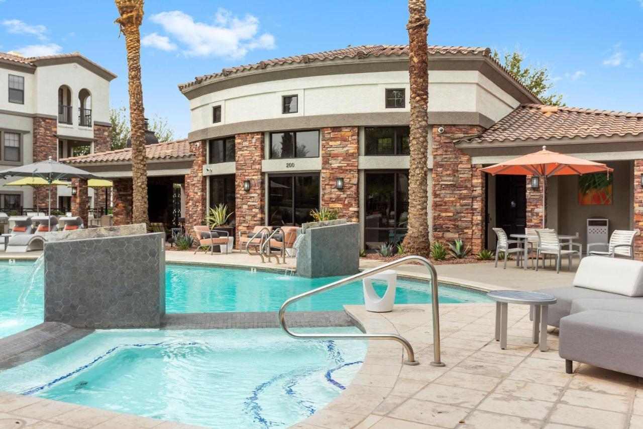 Cozysuites Glendale By The Stadium With Pool 03 Dış mekan fotoğraf